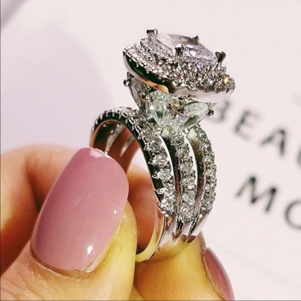 New Luxury 925 Silver Diamond Beautiful Ring - Picture 1 of 6